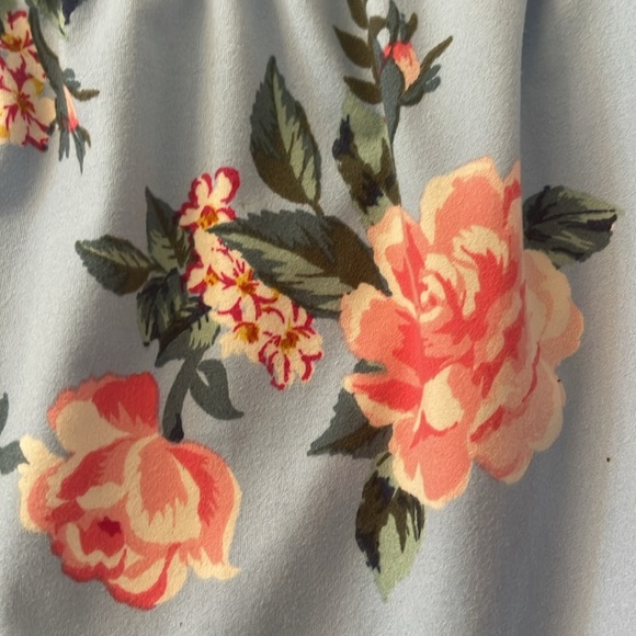 Adorable romper with pockets - Picture 3 of 3